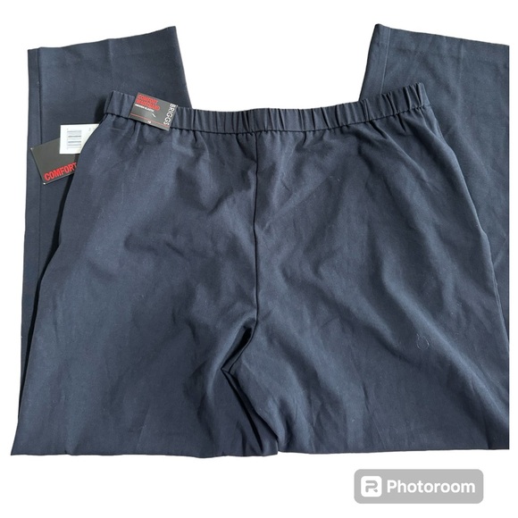 Briggs New York Pants - Women’s pants by Briggs New York size 18